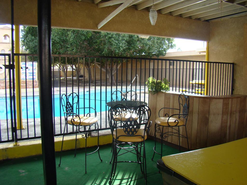 Brunner'S Inn And Suites 埃尔森特罗 外观 照片
