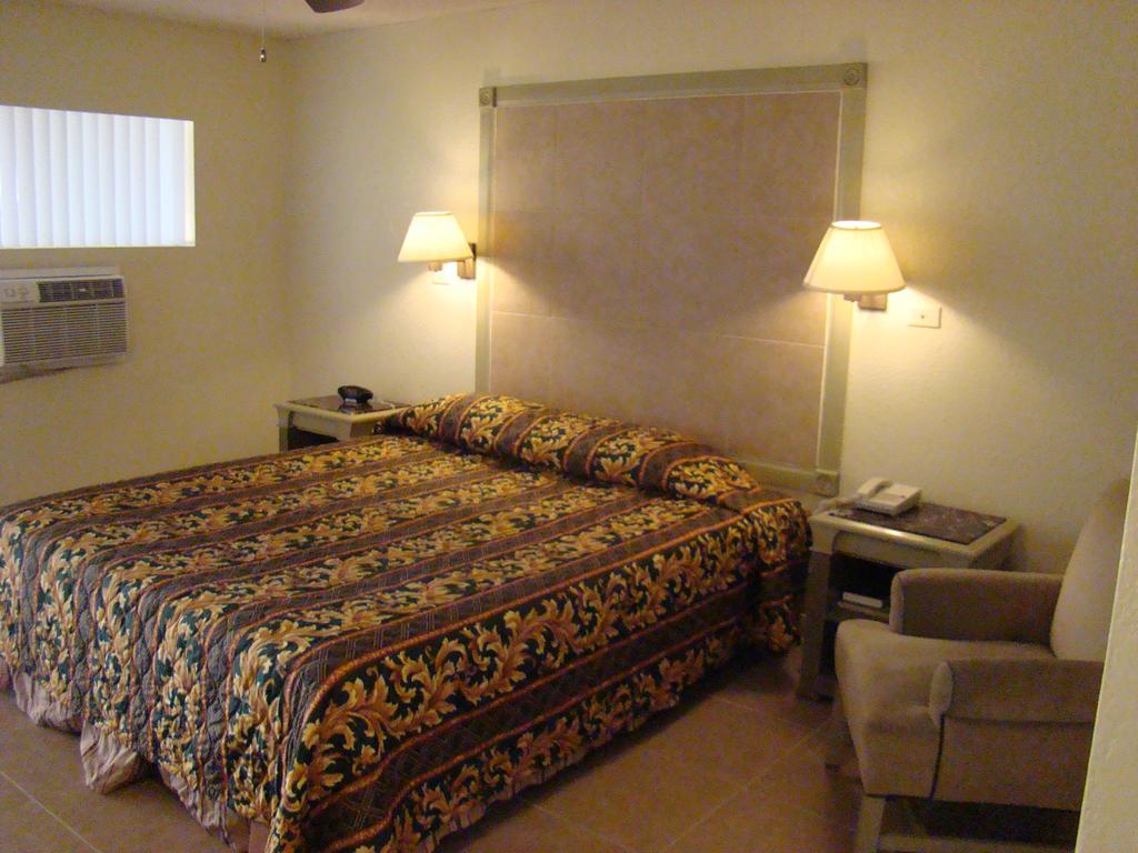 Brunner'S Inn And Suites 埃尔森特罗 外观 照片