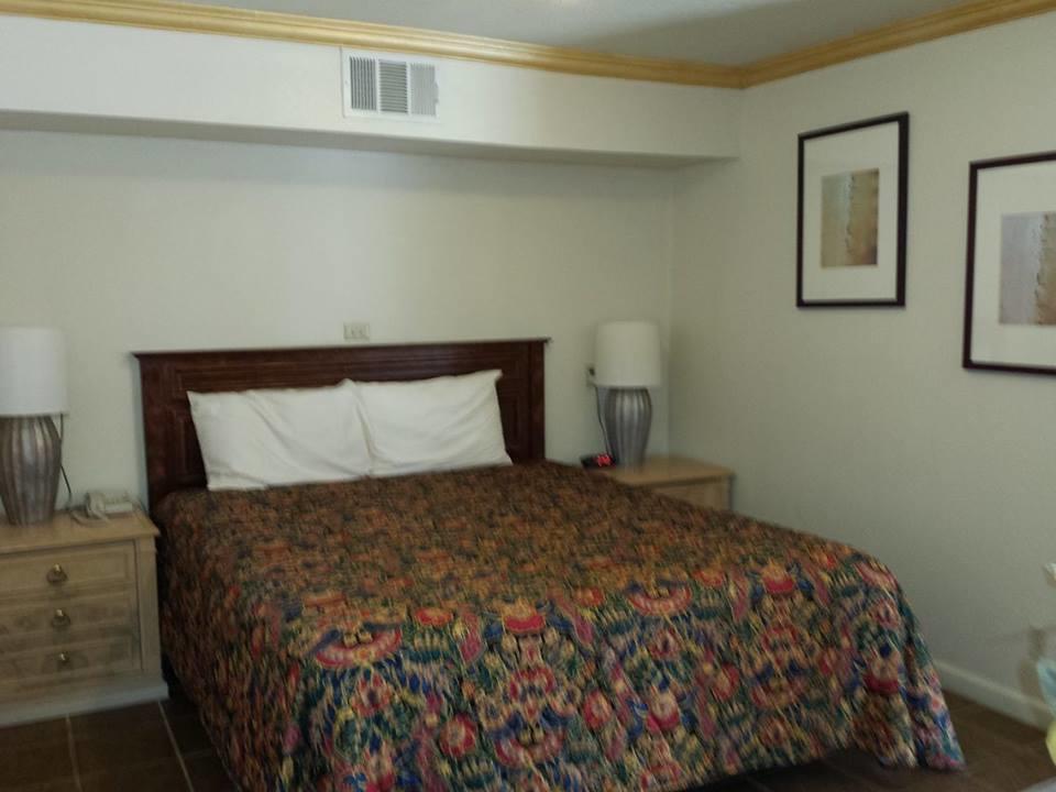 Brunner'S Inn And Suites 埃尔森特罗 外观 照片