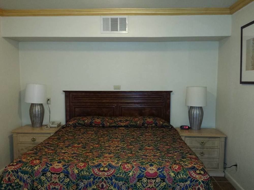Brunner'S Inn And Suites 埃尔森特罗 外观 照片