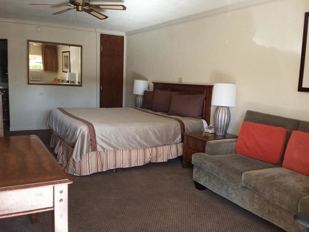Brunner'S Inn And Suites 埃尔森特罗 外观 照片